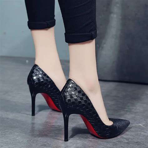 red bottom women's dress shoes.